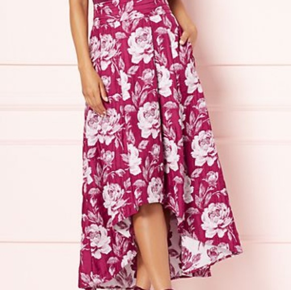 Eva Mendes Hi-Lo Skirts and Irina Sweater - Picture 2 of 3